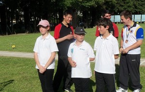 Un grand Bravo à Arthur, Manon et Baptiste d'avoir tenu toute la compétition sous cette chaleur écrasante. Les garçons, pour une première en extérieur vous vous êtes très bien battus